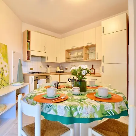 דירה 2 Bedroom Cozy In