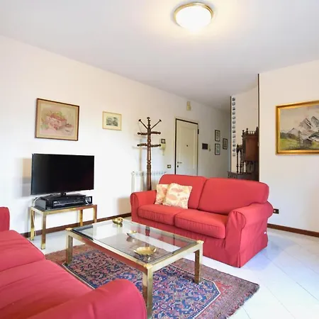 Apartment 2 Bedroom Cozy In *