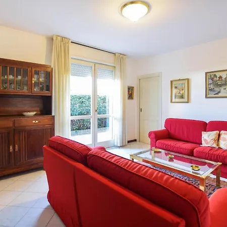 Apartmán 2 Bedroom Cozy In *